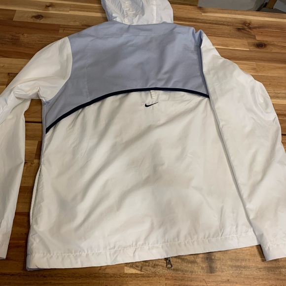 Nike Women’s windbreaker size L - Picture 13 of 14